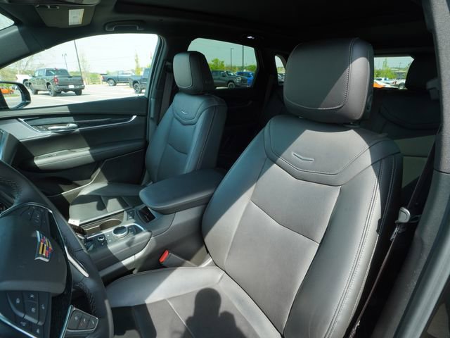 Used 2022 Cadillac XT5 Premium Luxury w/ LPO, Floor Liner Package AWD/4WD image 36