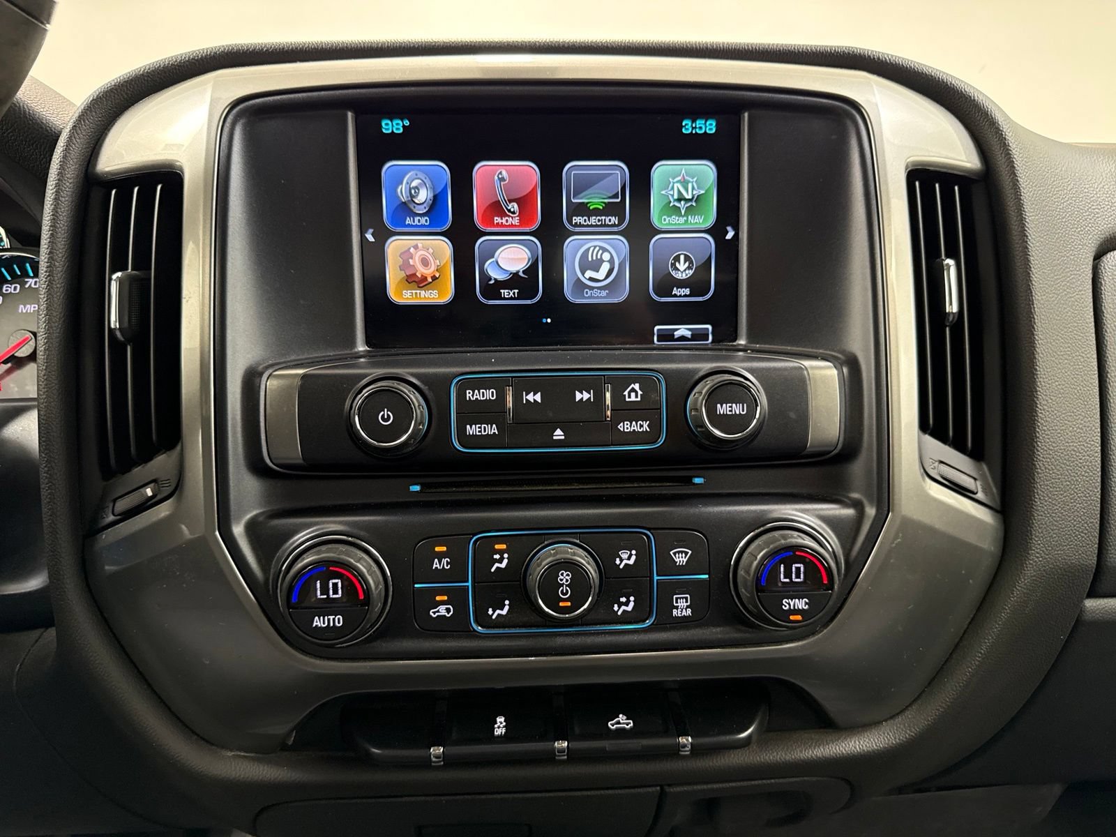Used 2018 Chevrolet Silverado 1500 LT w/ All Star Edition AWD/4WD image 22
