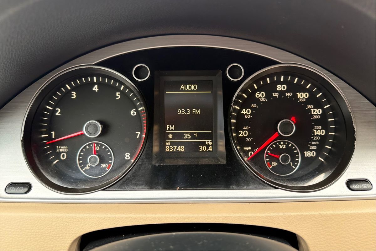 Used 2014 Volkswagen CC Sport image 16