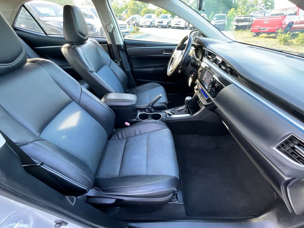 Used 2015 Toyota Corolla S FWD image 28