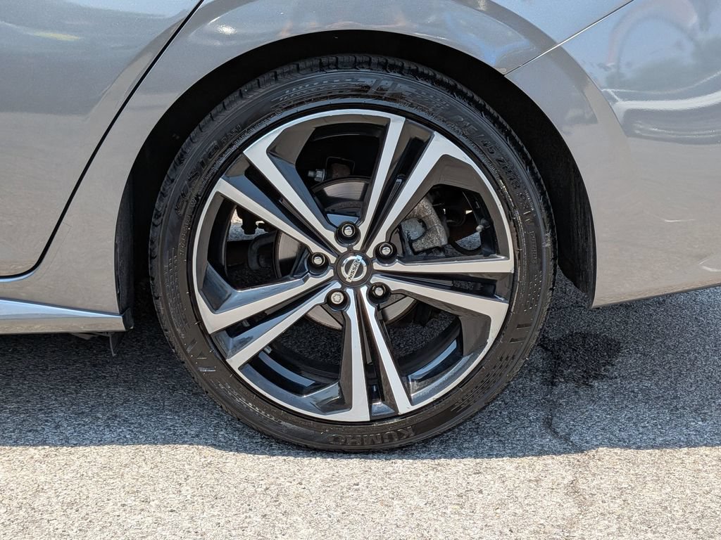 Used 2021 Nissan Sentra SR FWD image 25