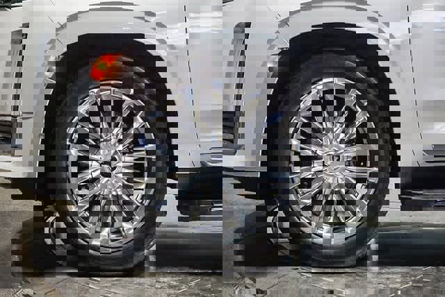 Used 2021 Cadillac Escalade Premium Luxury image 9