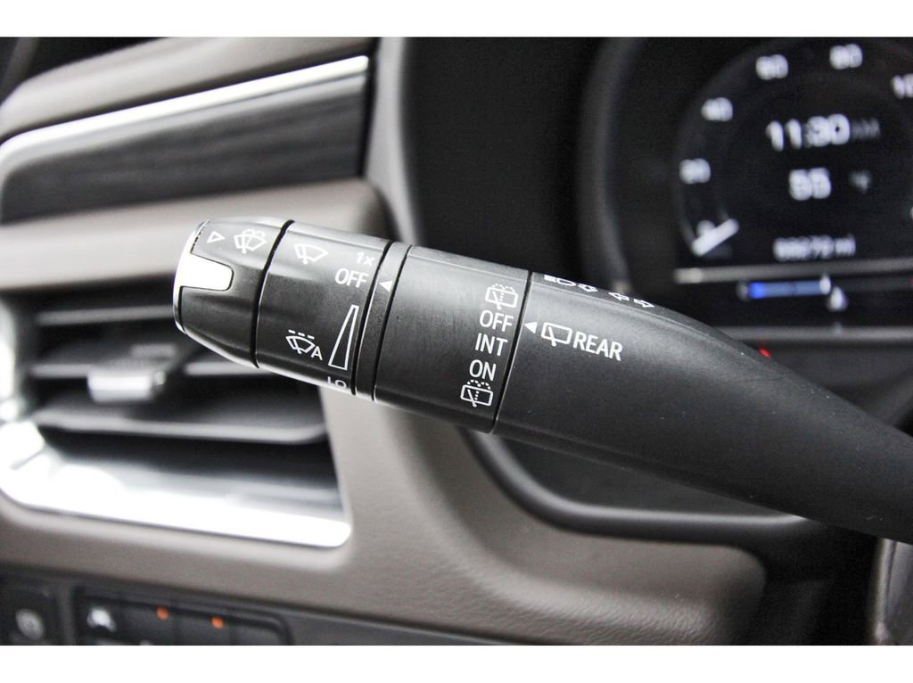 Used 2023 GMC Yukon XL SLT image 18