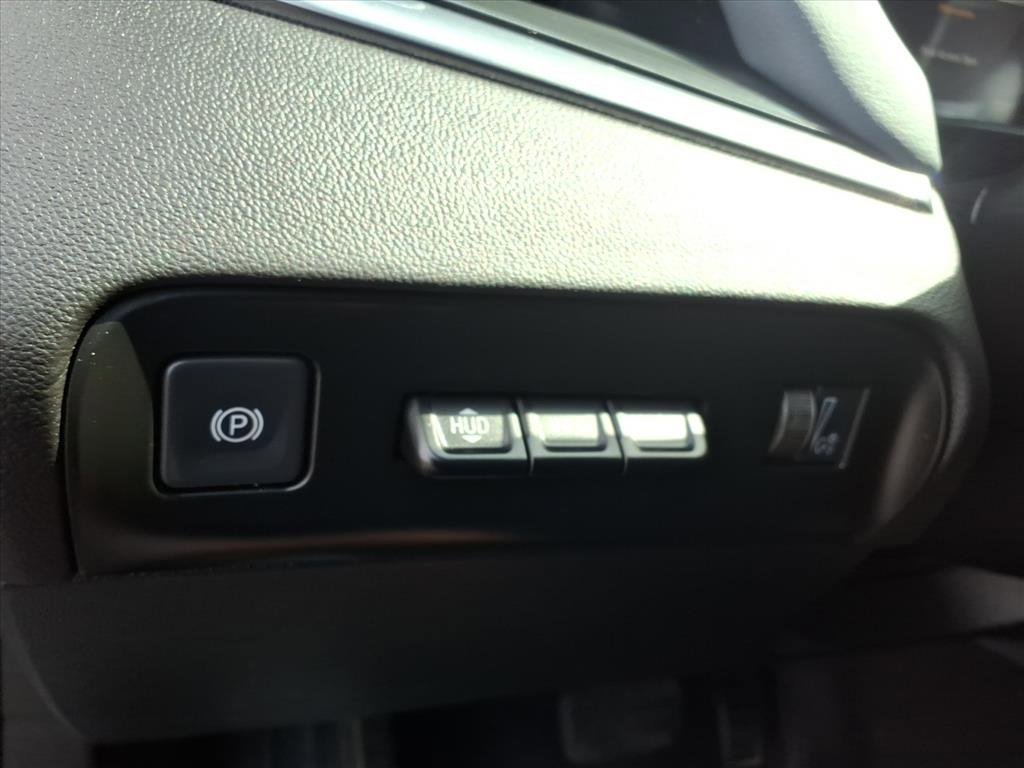 Used 2024 Buick Enclave Premium image 18