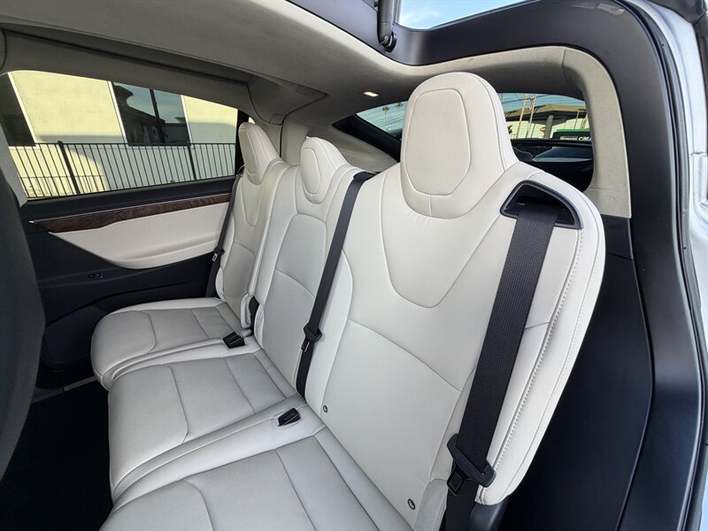 Used 2017 Tesla Model X 75D AWD/4WD image 23