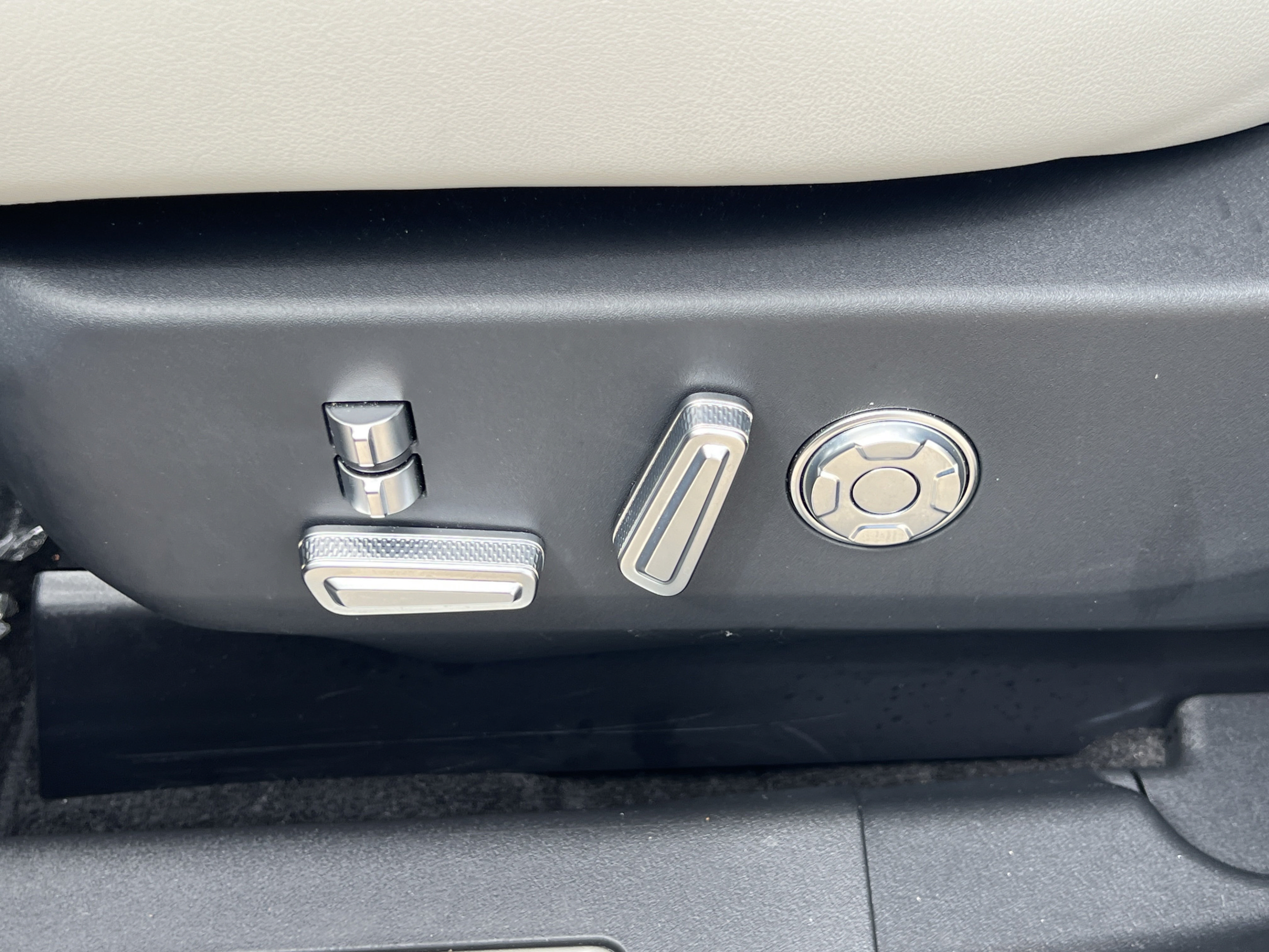 New 2026 Lincoln Nautilus Reserve AWD/4WD image 11