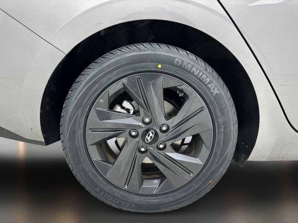 Certified 2023 Hyundai Elantra SEL FWD image 9