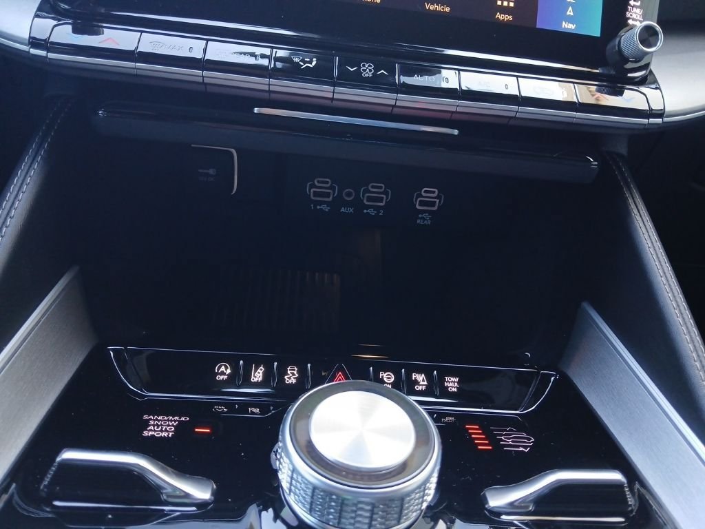 New 2026 Jeep Grand Wagoneer Limited AWD/4WD image 22