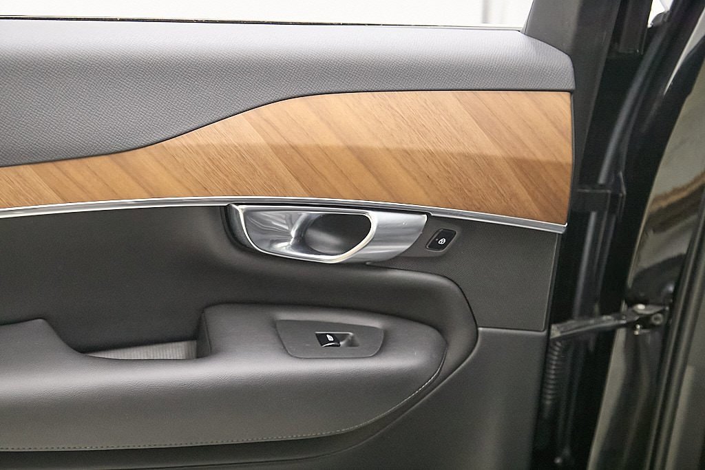 Certified 2023 Volvo XC90 B6 Plus w/ Protection Package Premier image 19