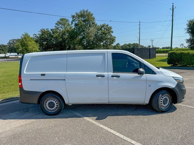 Used 2022 Mercedes-Benz Metris image 2