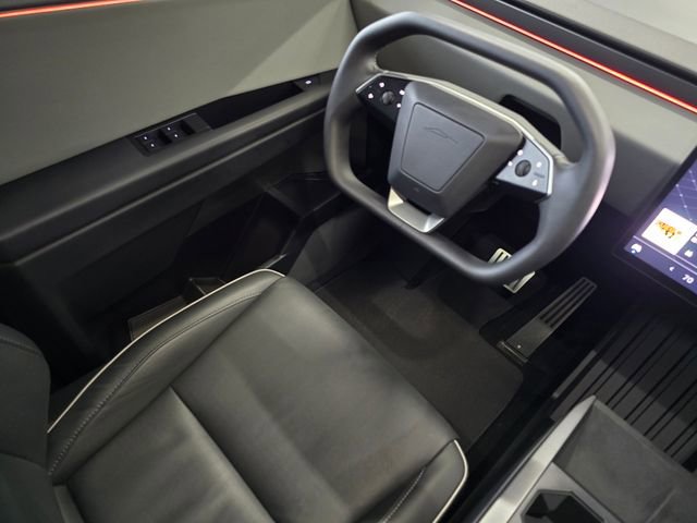 Used 2024 Tesla Cybertruck AWD Crew Cab image 15