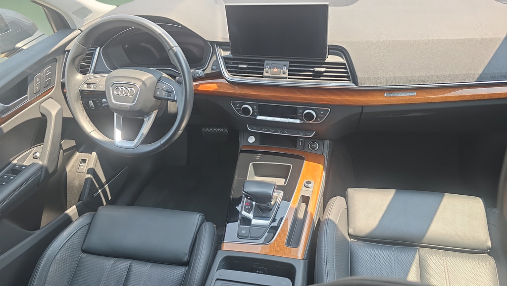 Used 2022 Audi Q5 2.0T Prestige w/ Prestige Package AWD/4WD image 11