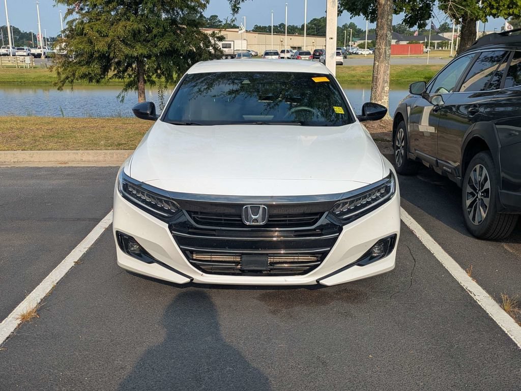 Used 2022 Honda Accord Sport image 2