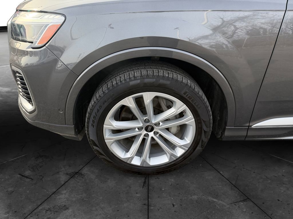 Used 2025 Audi Q7 3.0T Premium Plus image 14