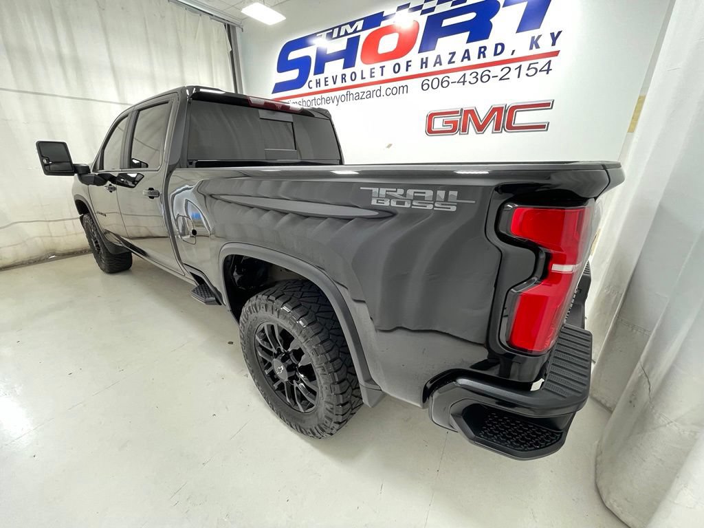 Used 2025 Chevrolet Silverado 2500 LT w/ Trail Boss Package AWD/4WD image 7