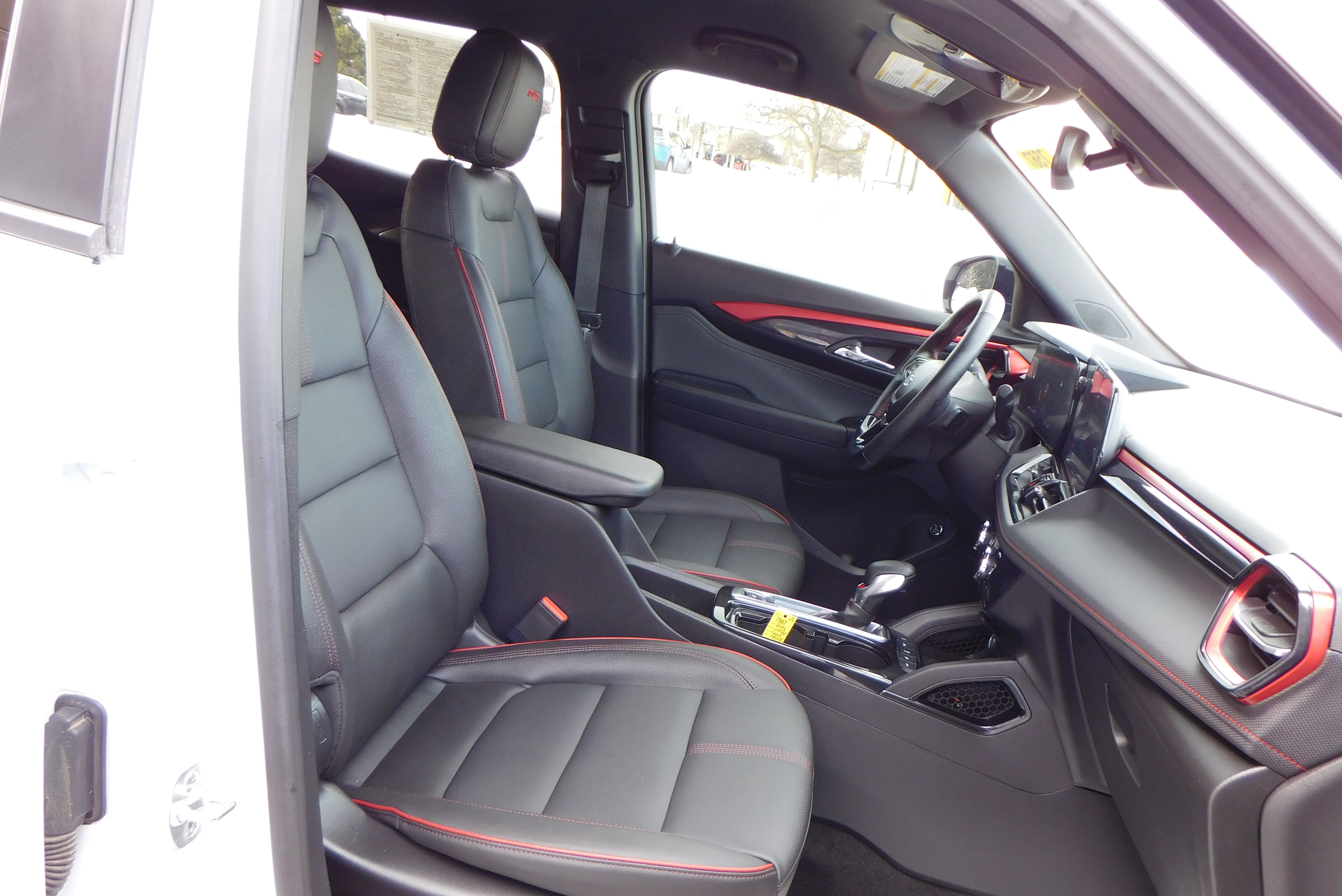 Used 2024 Chevrolet TrailBlazer RS w/ Convenience Package image 30