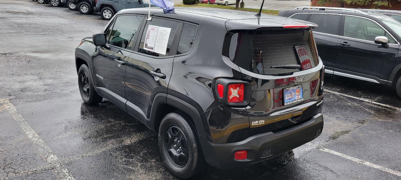 Used 2019 Jeep Renegade Sport image 24
