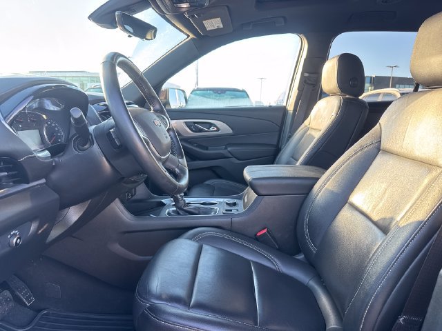 Used 2022 Chevrolet Traverse LT w/ LT Premium Package AWD/4WD image 12