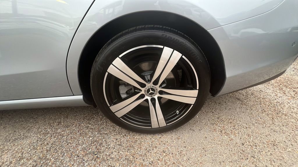 Used 2025 Mercedes-Benz C 300 Sedan image 17