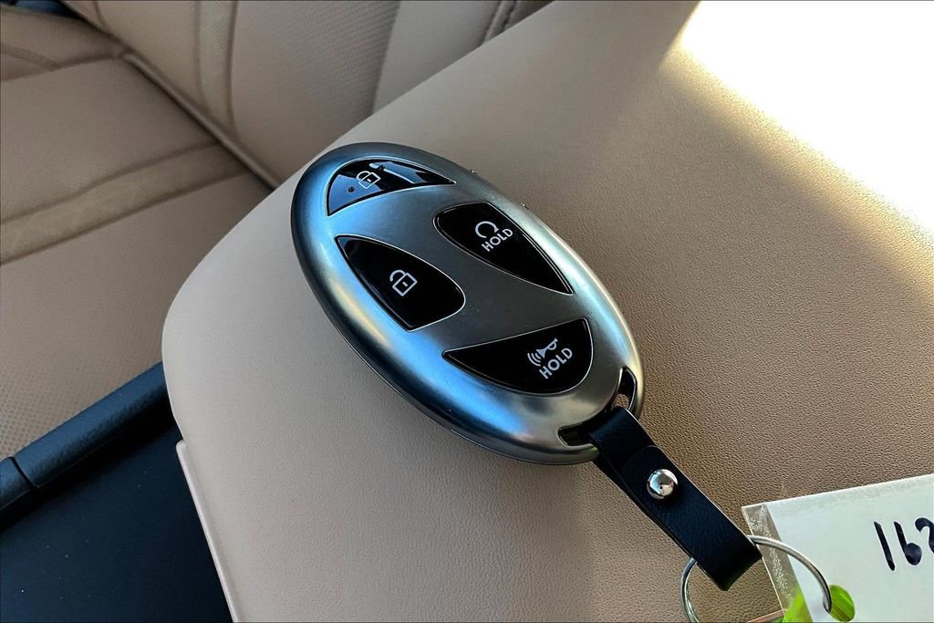 New 2025 Hyundai Sonata Limited image 30