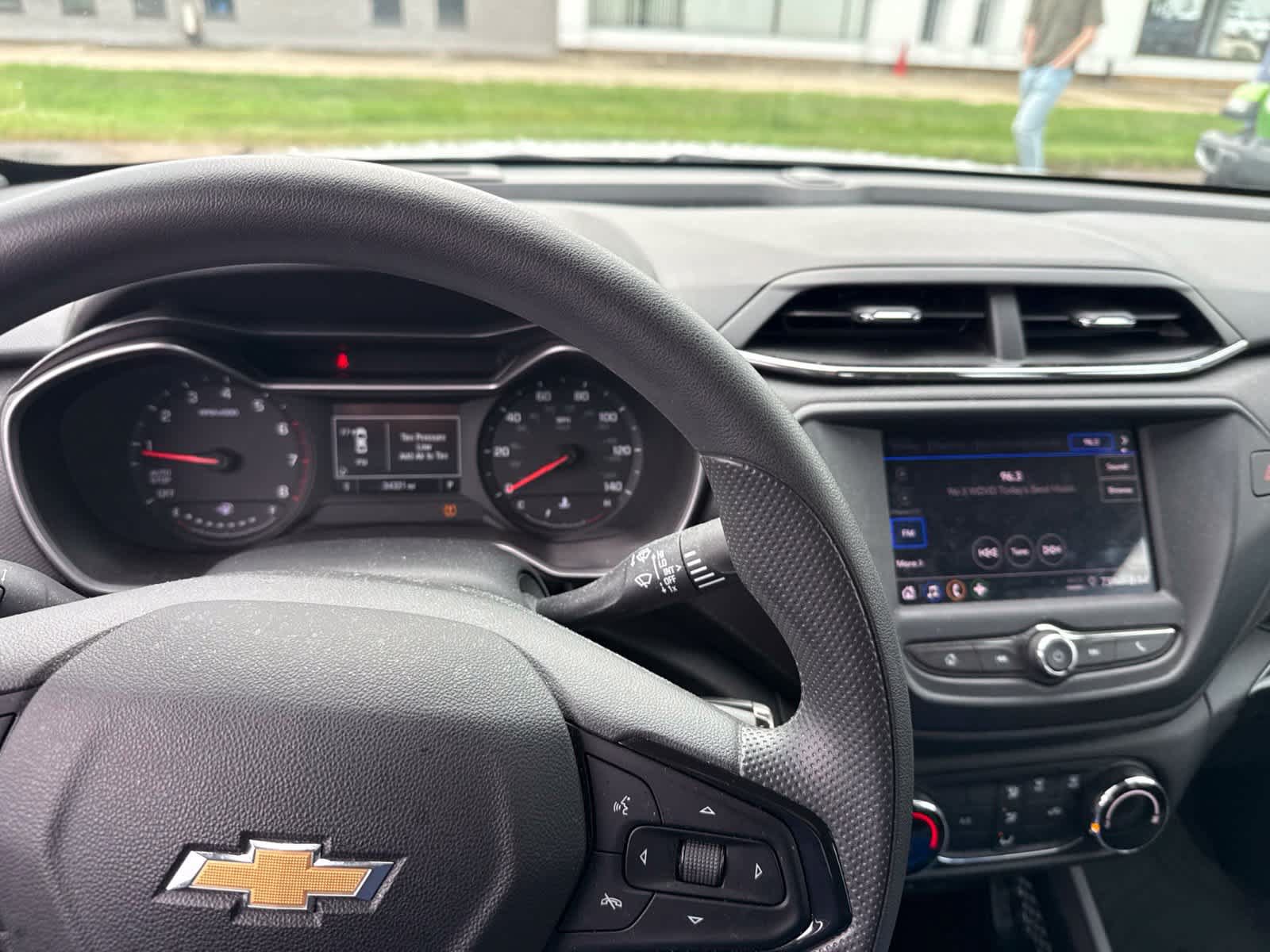 Used 2023 Chevrolet TrailBlazer LS FWD image 14