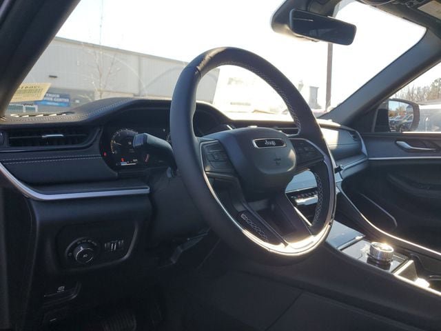 New 2026 Jeep Grand Cherokee Limited w/ Limited Altitude Package RWD image 19