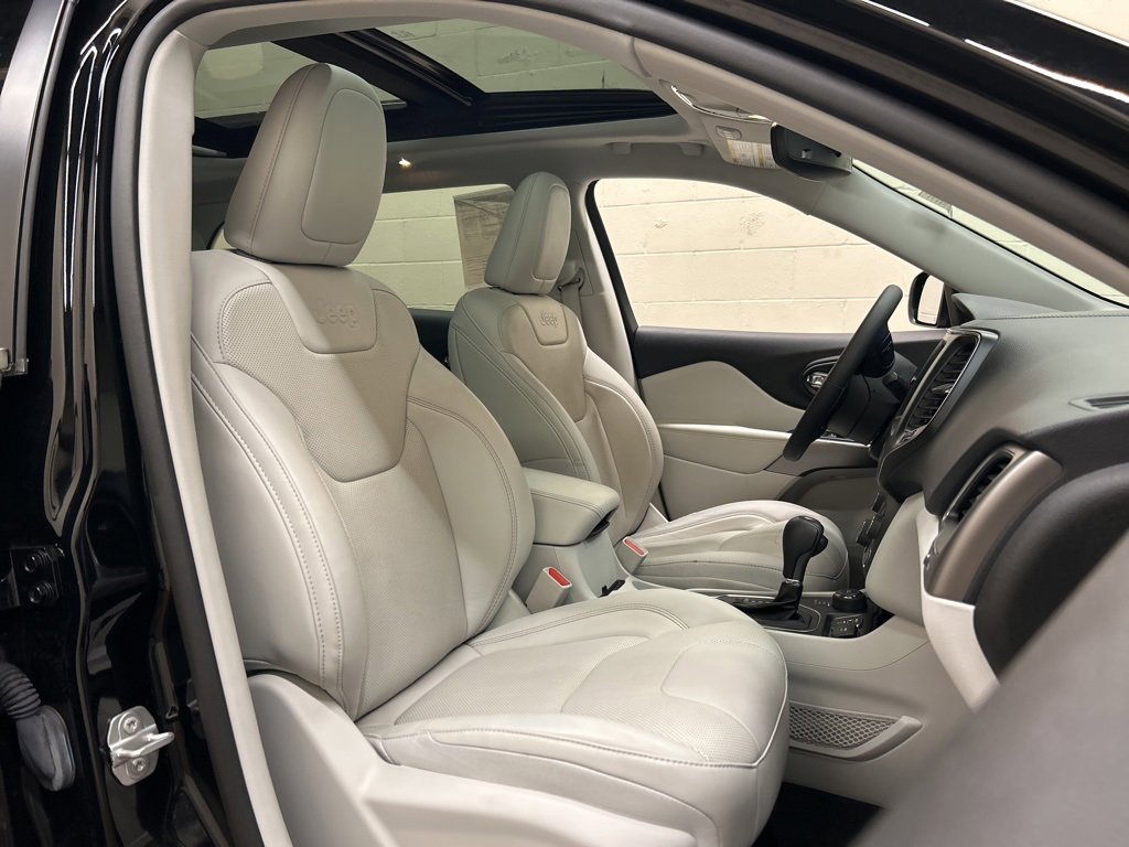 Used 2022 Jeep Cherokee Latitude Lux w/ Sun & Sound Group image 10