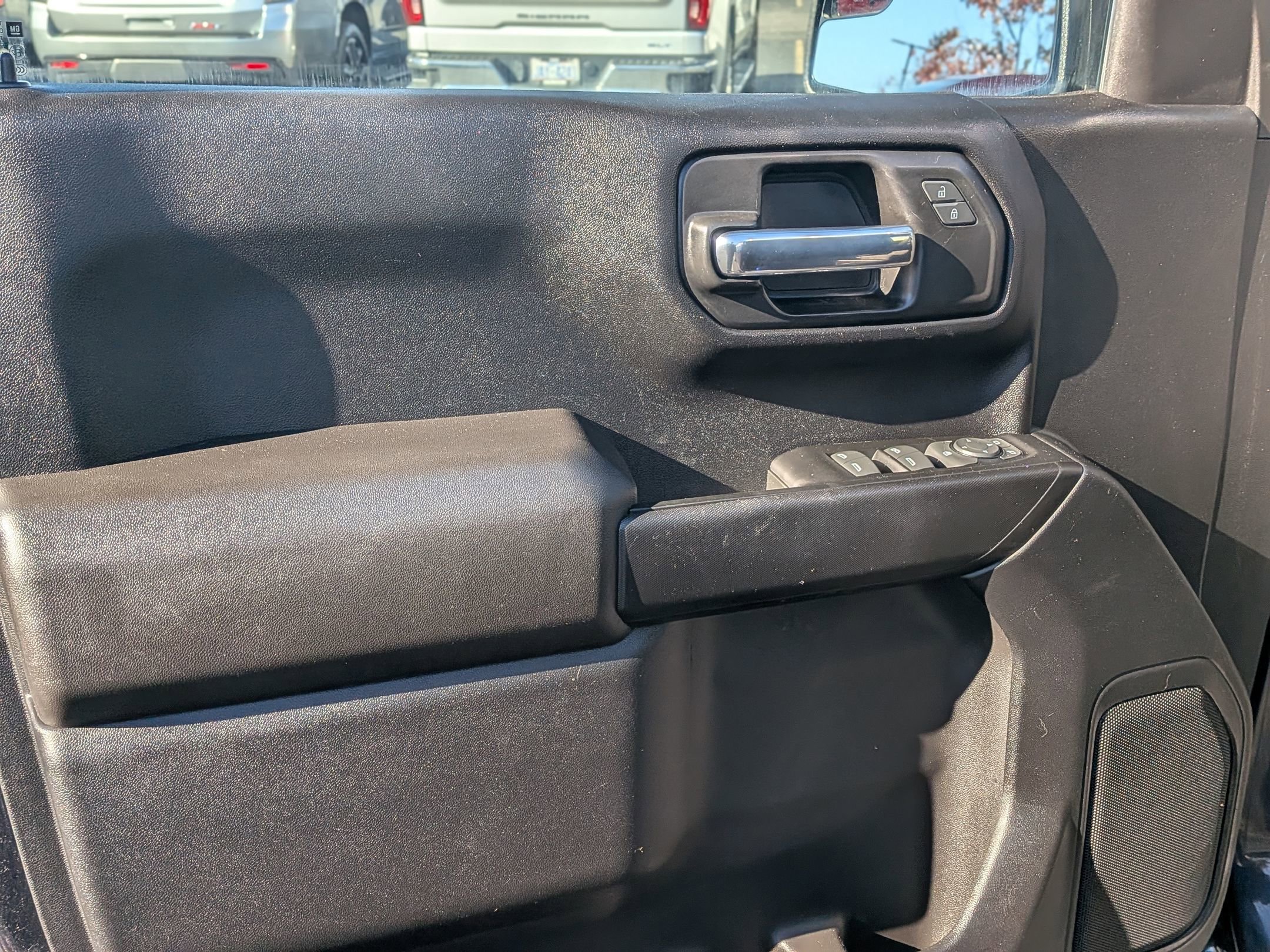 Used 2022 Chevrolet Silverado 1500 Custom image 14