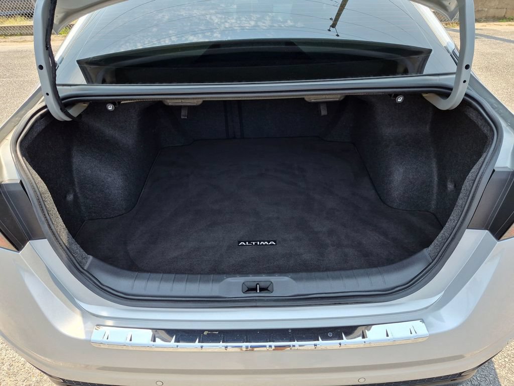 Used 2023 Nissan Altima 2.5 SR w/ SR Premium Package FWD image 30