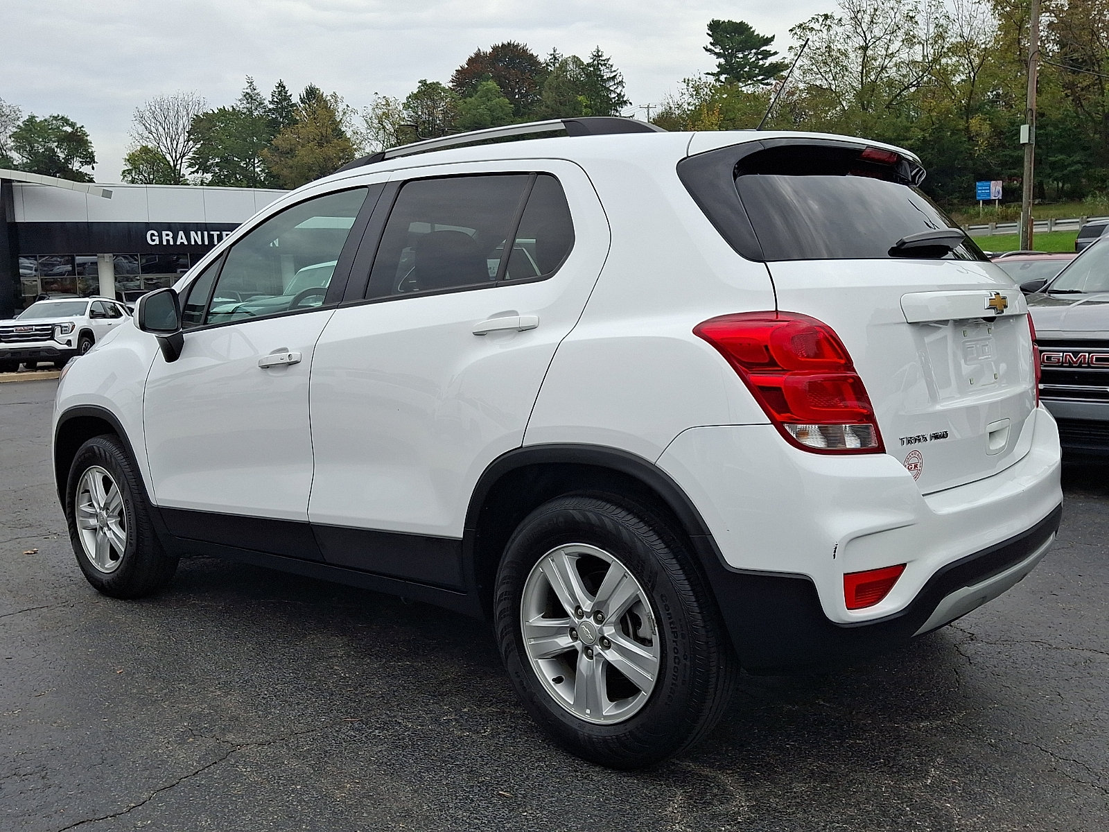 Used 2021 Chevrolet Trax LT w/ LT Convenience Package AWD/4WD image 2
