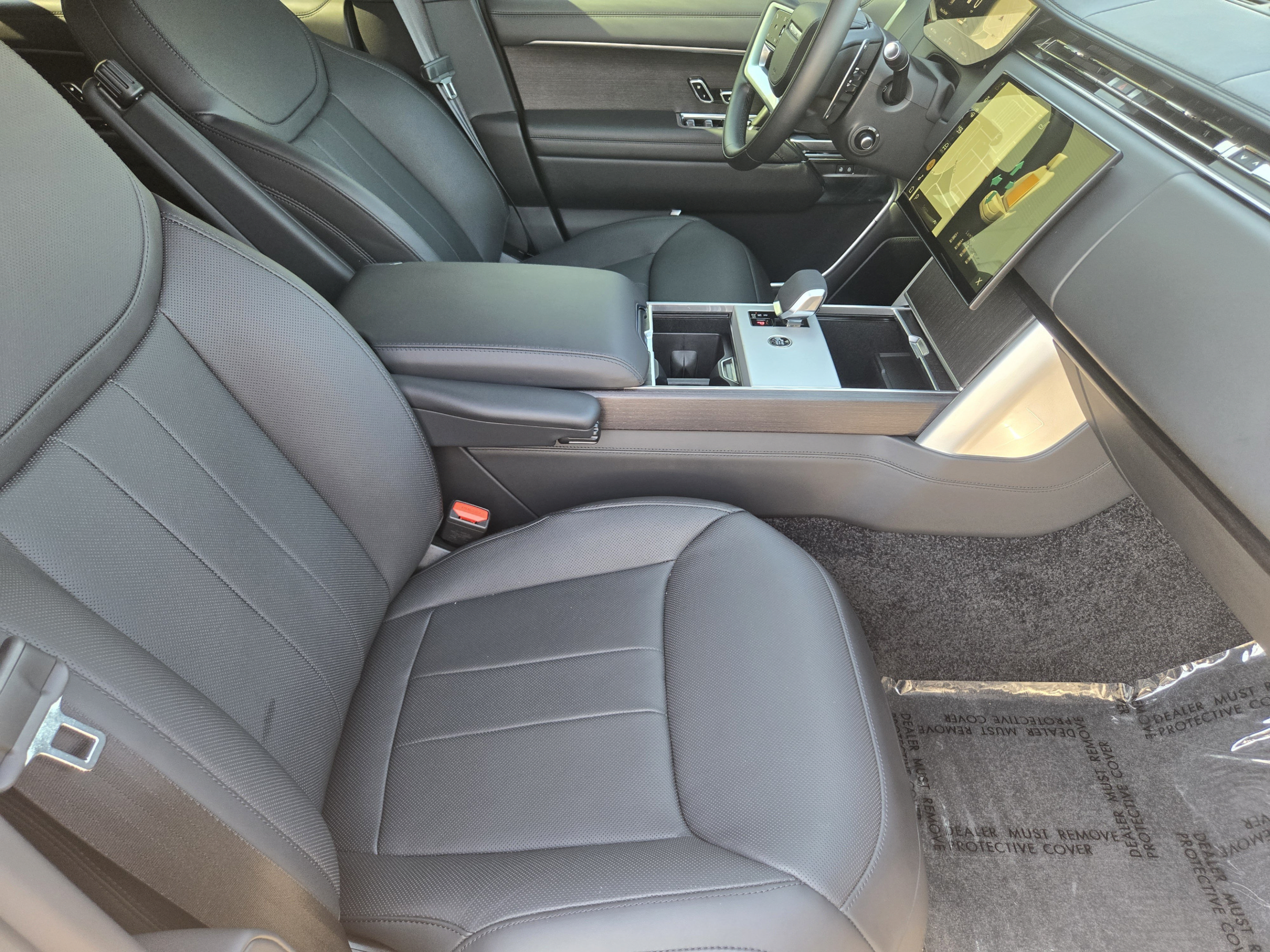 Certified 2025 Land Rover Range Rover Long Wheelbase SE AWD/4WD image 9