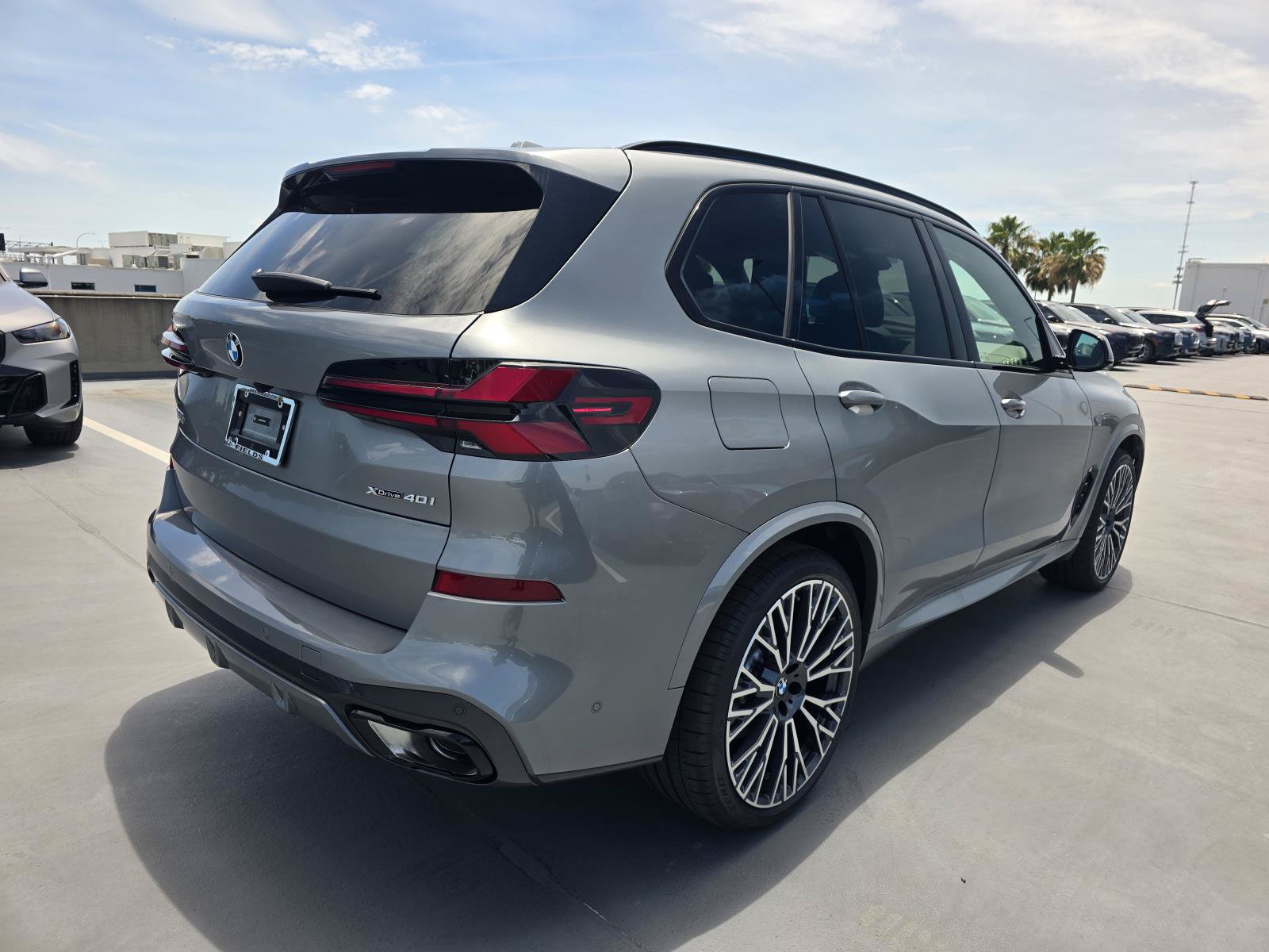 New 2026 BMW X5 xDrive40i w/ Executive Package AWD/4WD image 3
