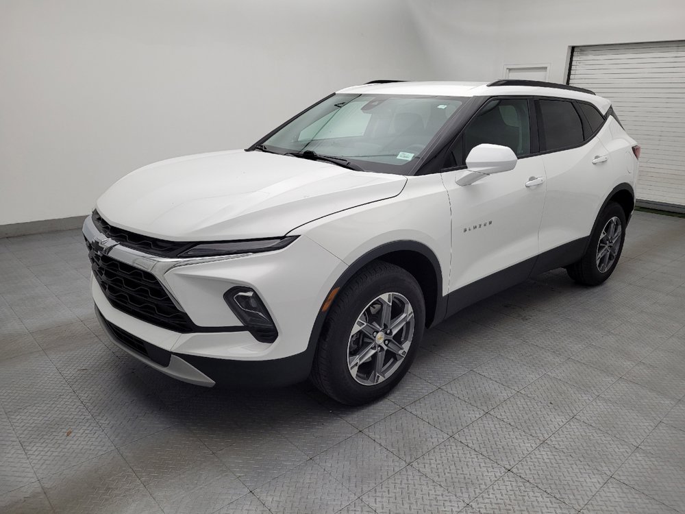Used 2024 Chevrolet Blazer LT w/ Convenience Package FWD image 2
