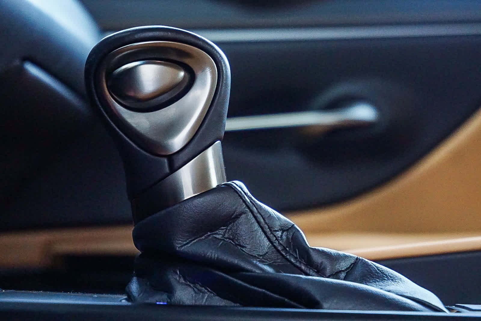 Certified 2025 Lexus ES 300h FWD image 20