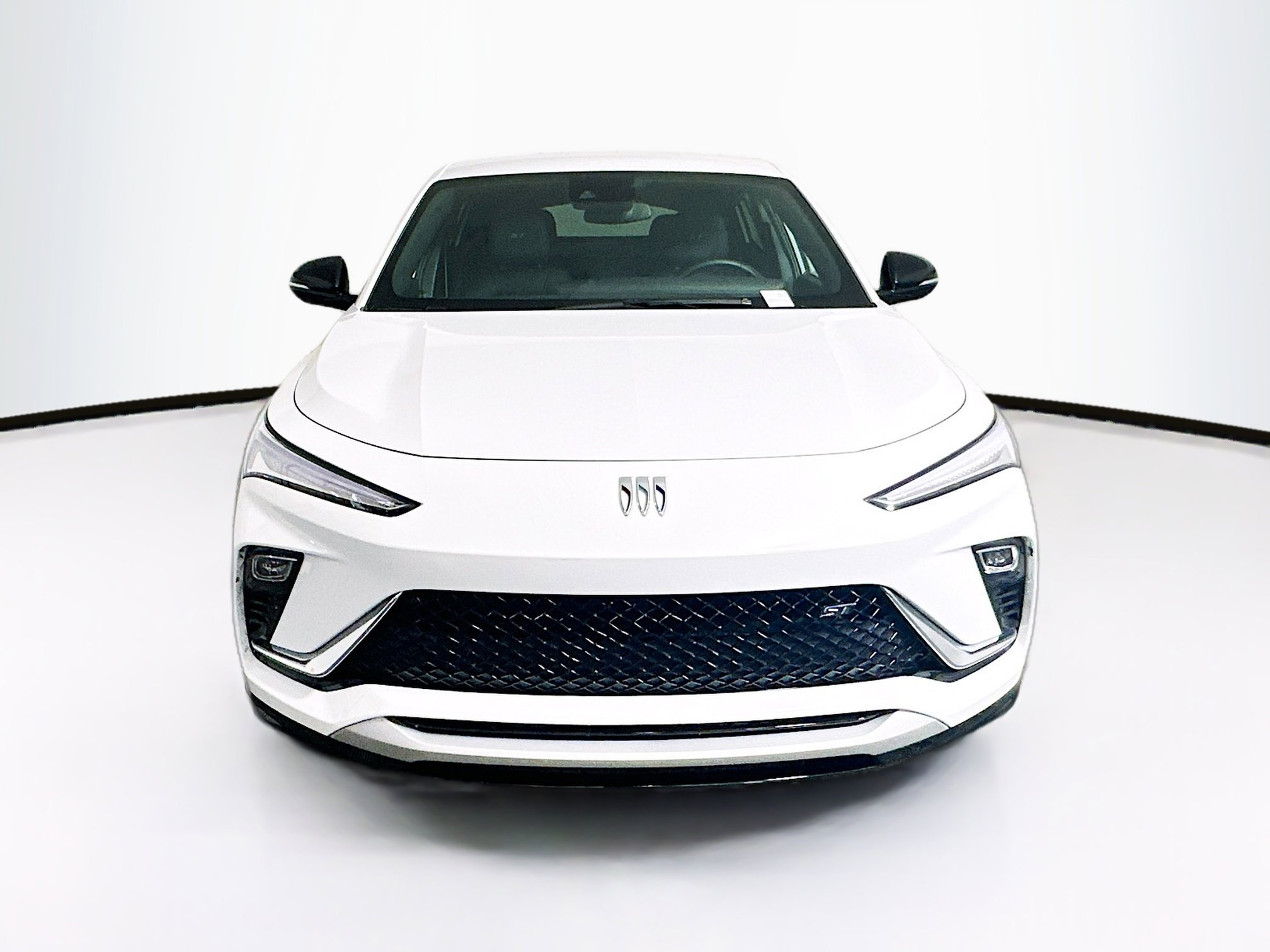 Used 2025 Buick Envista Sport Touring image 2