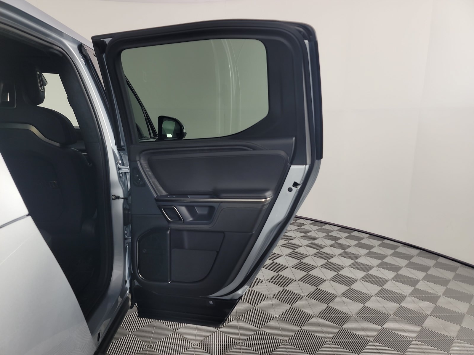 Used 2023 Rivian R1T Adventure Dual AWD/4WD image 19