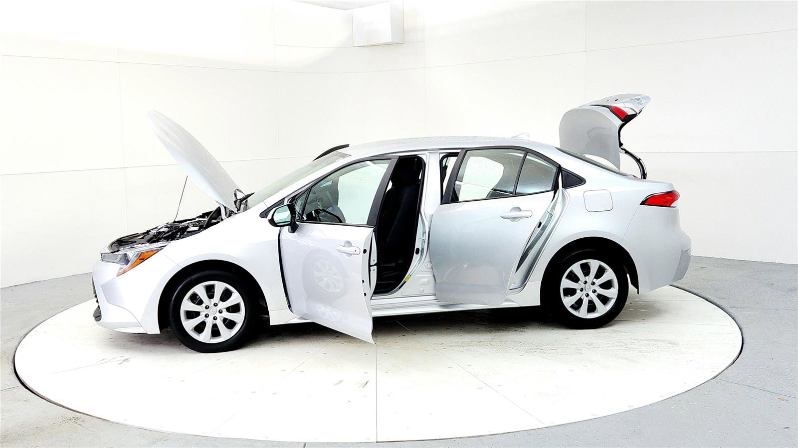 Used 2023 Toyota Corolla LE image 10