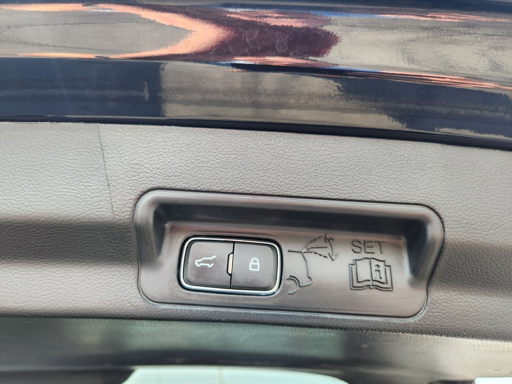 Used 2025 Ford Explorer ST-Line AWD/4WD image 16