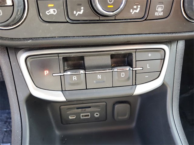 Used 2024 GMC Terrain SLT image 23