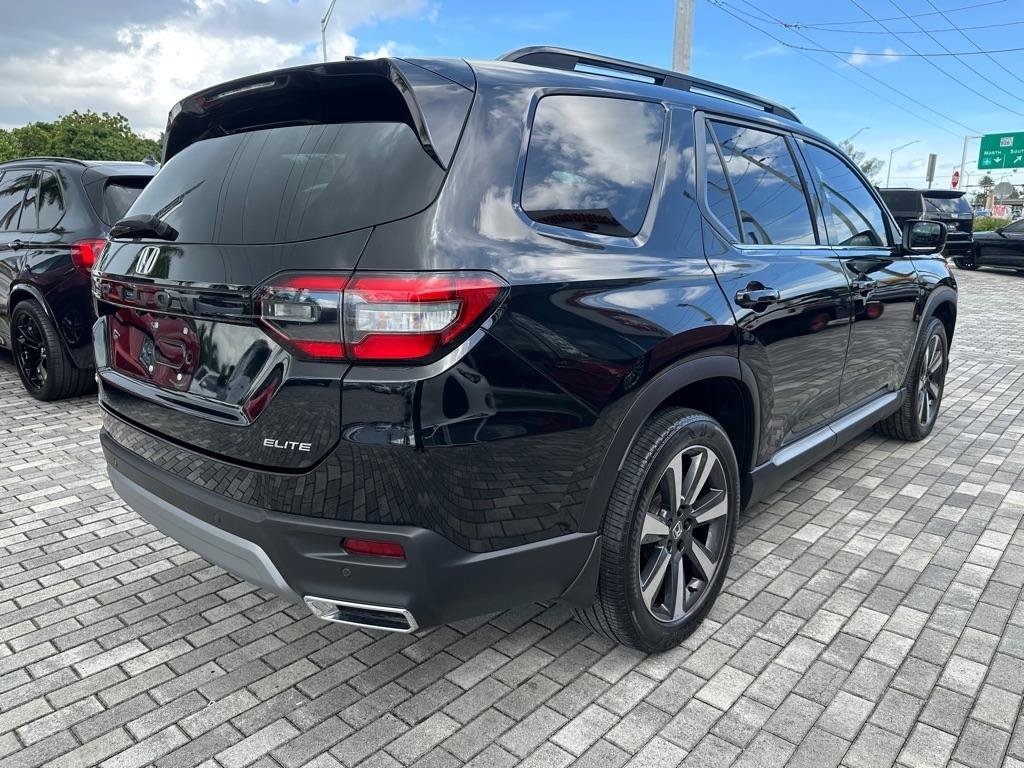 Used 2023 Honda Pilot Elite image 9