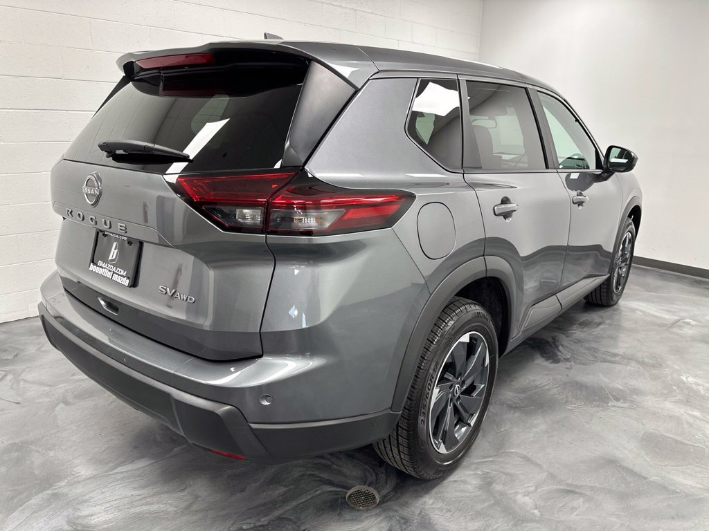 Used 2024 Nissan Rogue SV AWD/4WD image 7