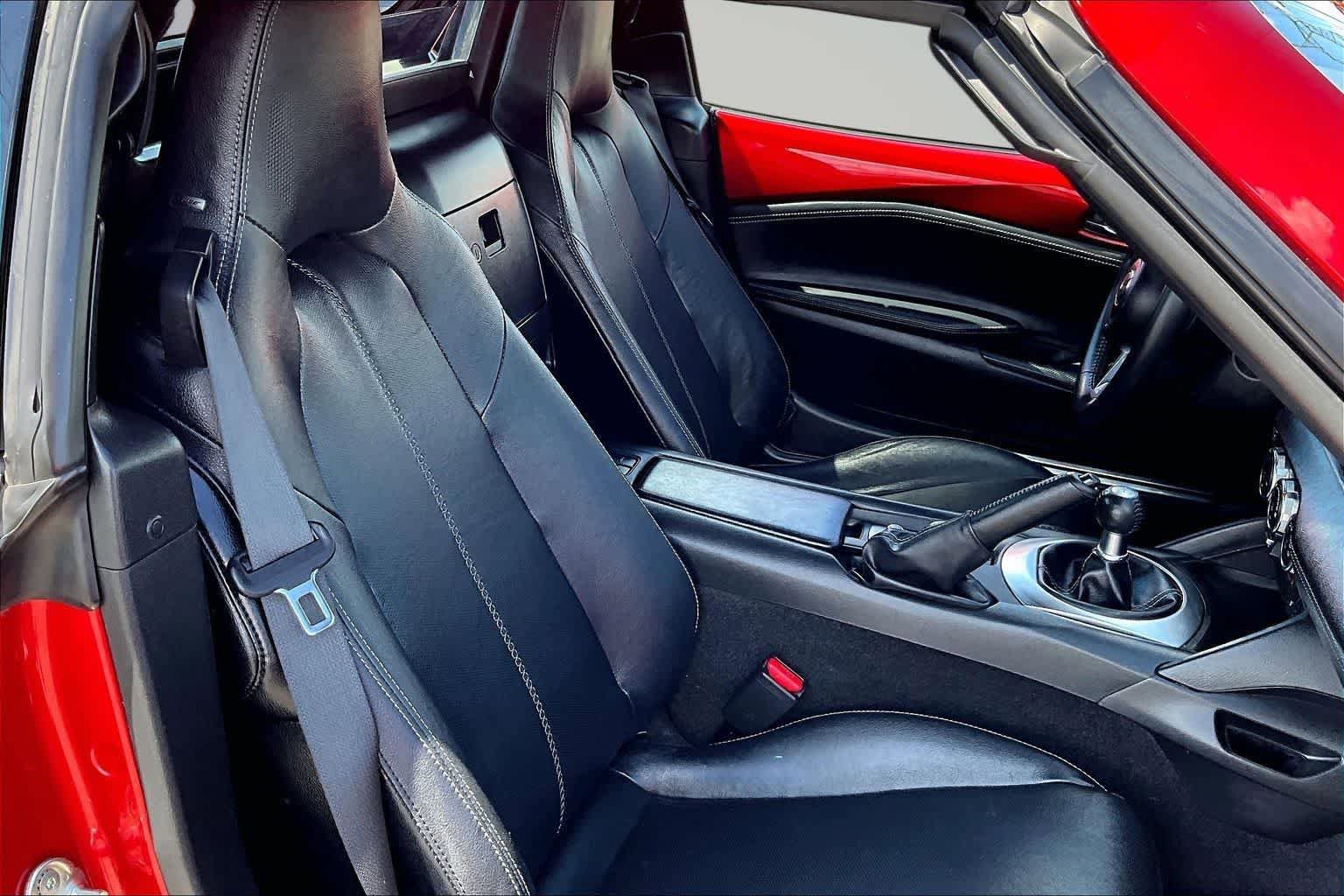 Used 2021 MAZDA MX-5 Miata RF Grand Touring RWD image 14