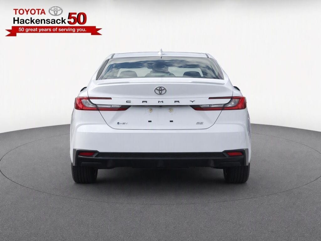 Used 2025 Toyota Camry SE FWD image 7
