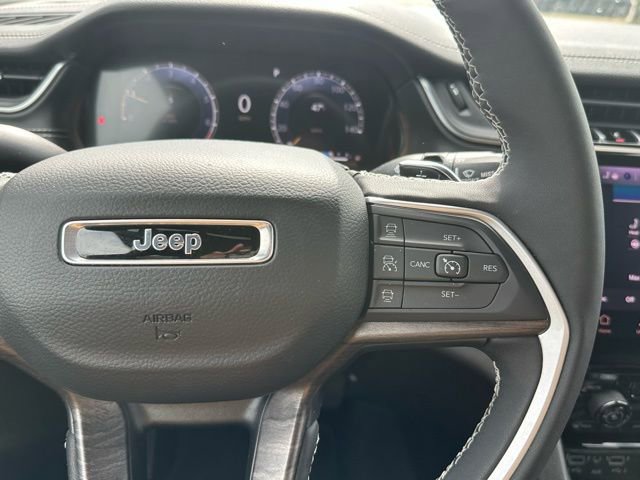 Used 2025 Jeep Grand Cherokee L Limited image 20