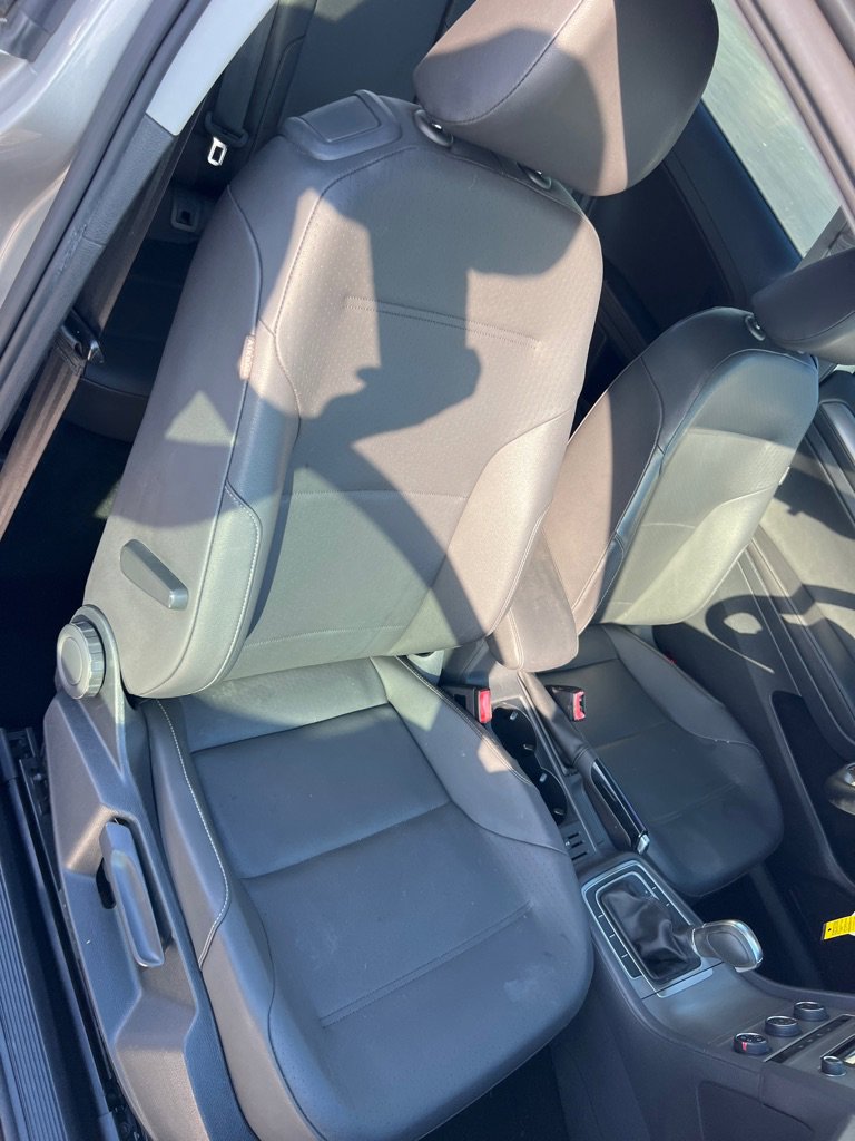 Used 2015 Volkswagen Golf S image 18