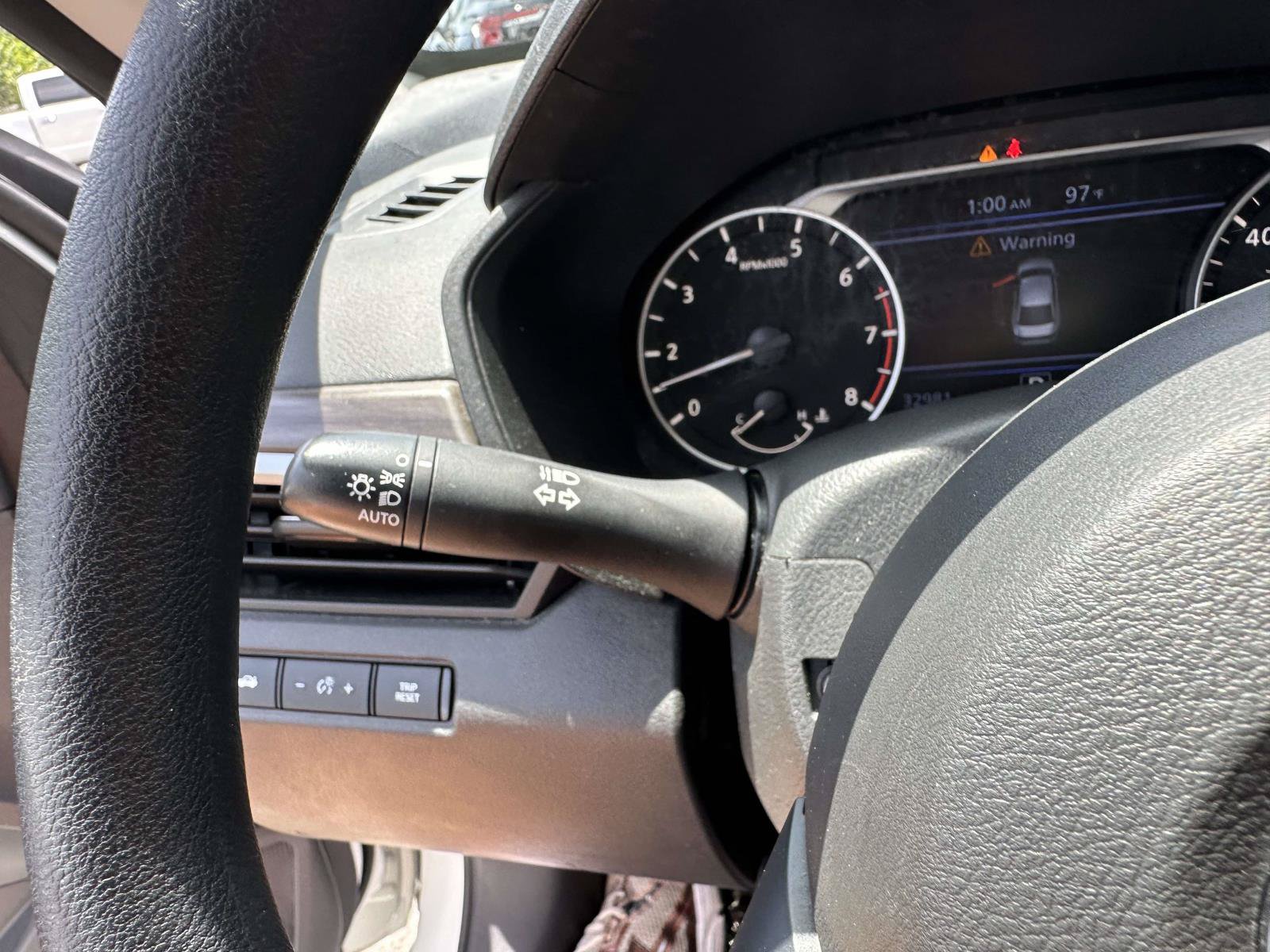 Used 2024 Nissan Altima 2.5 SV FWD image 26