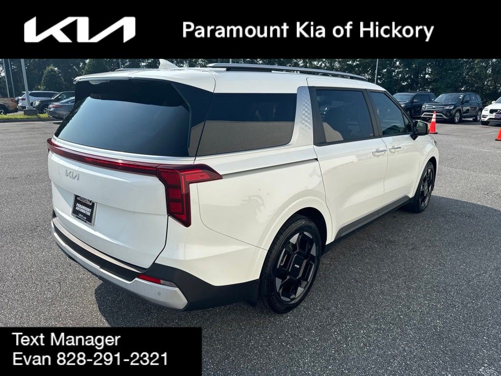 Used 2025 Kia Carnival EX FWD image 7