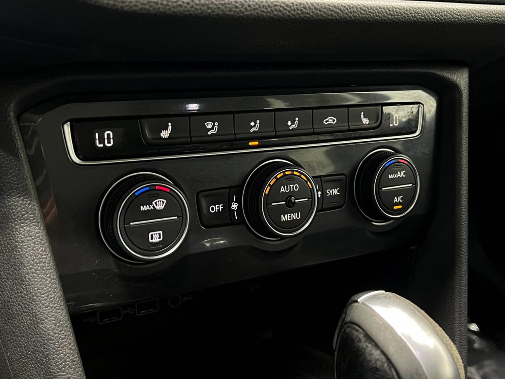 Used 2020 Volkswagen Tiguan SE AWD/4WD image 24