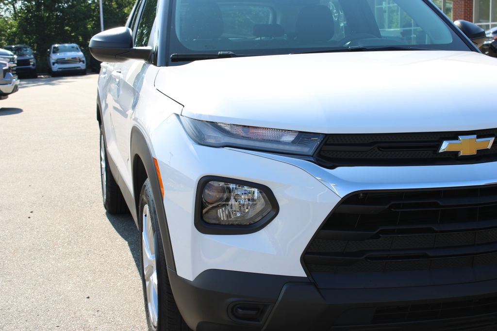 Used 2023 Chevrolet TrailBlazer LS FWD image 4
