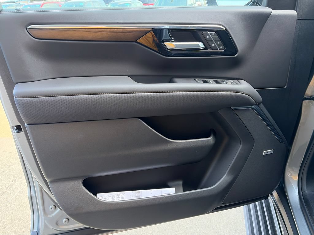 New 2026 Chevrolet Tahoe High Country AWD/4WD image 16